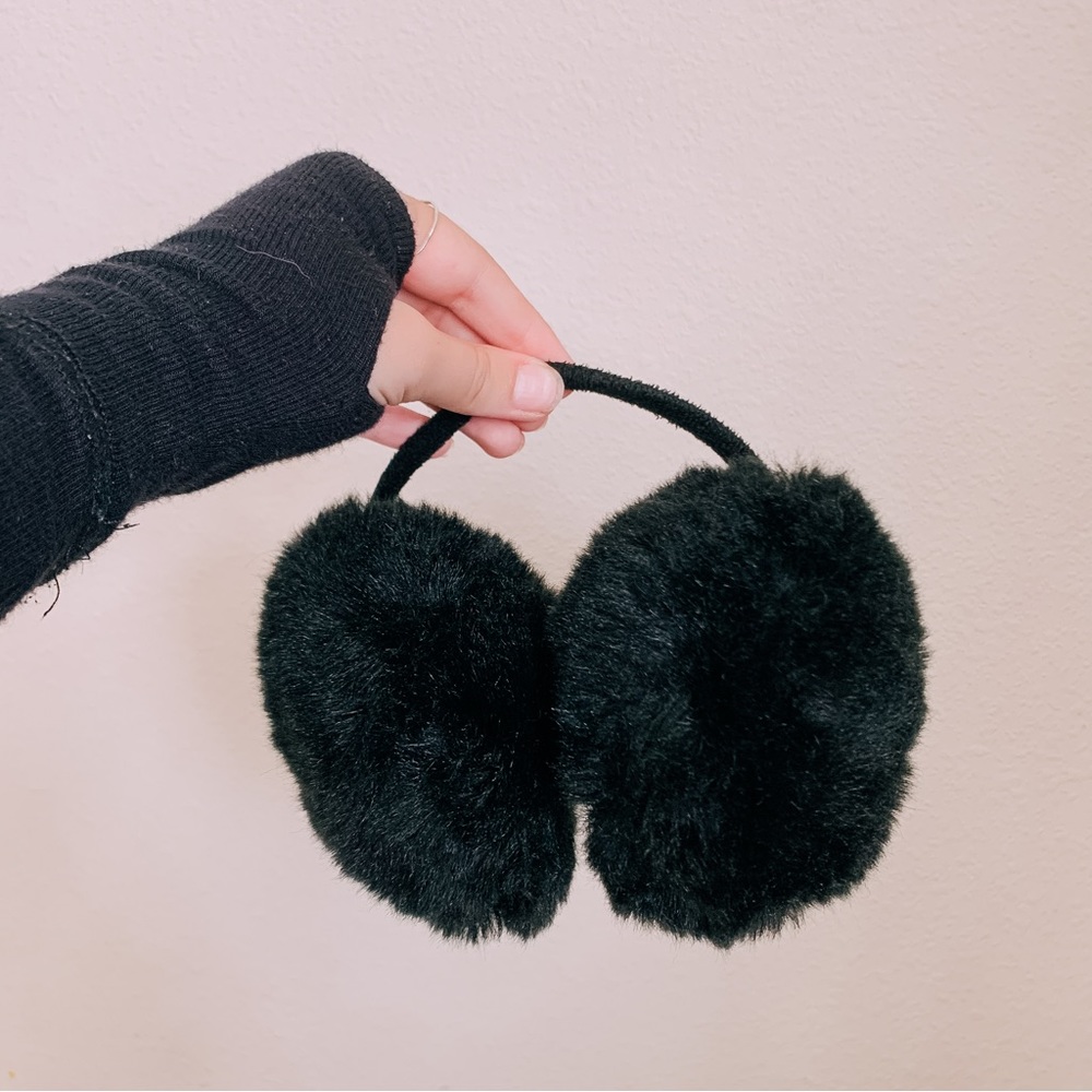 Black ear muffs OS